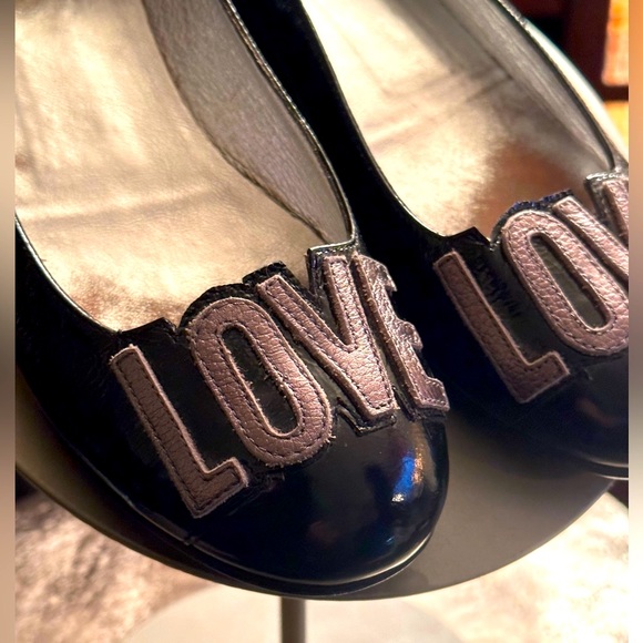 Love Moschino Shoes Love Moschino Italian Leather Flats Comfortable